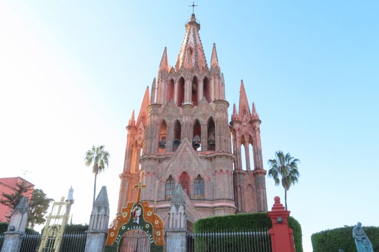 【メキシコ渡航】まるでテーマパークの世界・パロキア教会