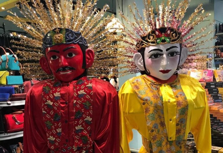 【インドネシア】キモかわいい「オンデルオンデル」物乞い行為禁止へ