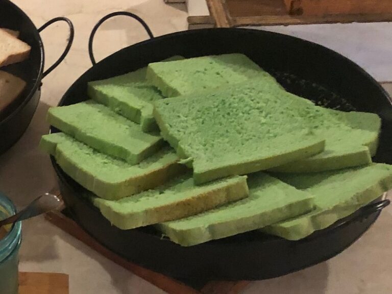 【インドネシア】鮮やかな緑の正体！パンダンリーフの驚きの効果とは⁉