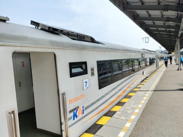 【インドネシア渡航】スマランからジャカルタ移動！アルゴ・シンドロ号の旅！その②