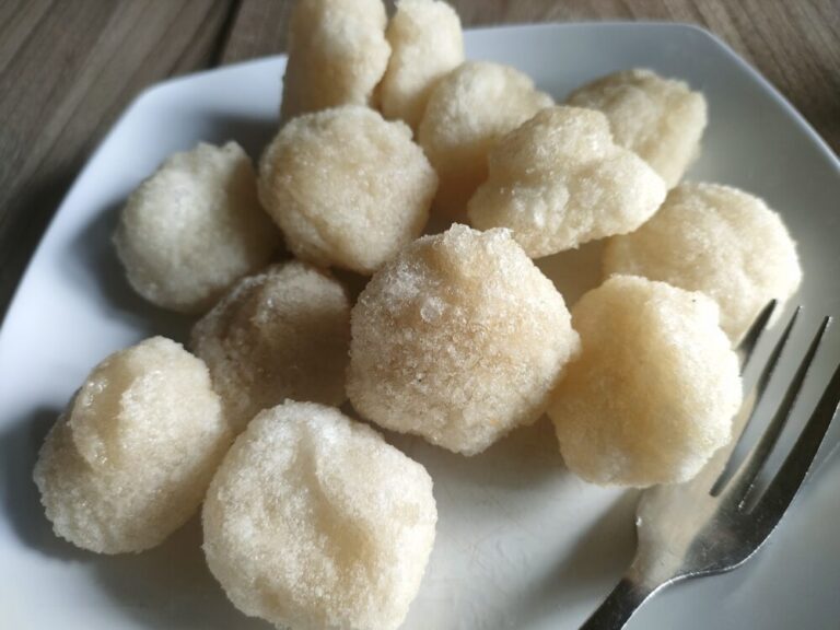 【インドネシアおやつ紹介】揚げ餅のような素朴な味「チレン」