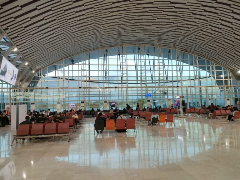 【インドネシア】一時帰国へ!マカッサル空港での対応策が功を奏する!
