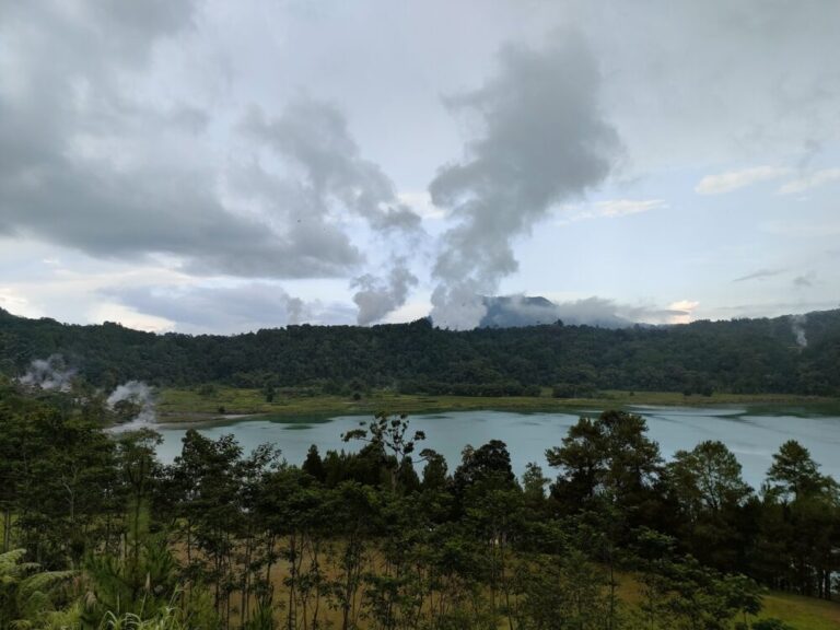 【インドネシア渡航】トモホンのリノウ湖で癒やし!
