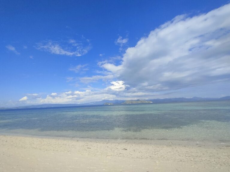 【コモド島ツアー最終章】隠れた楽園カナワ島上陸で究極のリラクゼーション！