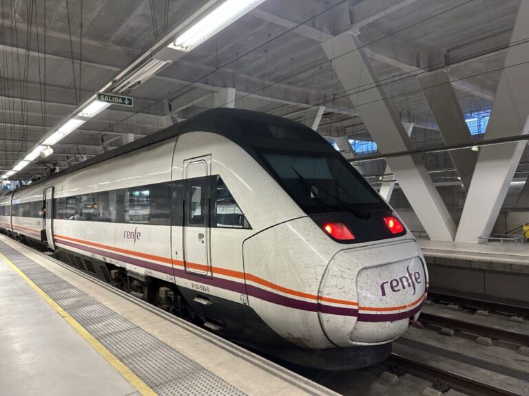 【スペイン国鉄の旅】 サンティアゴ・デ・コンポステーラからビゴまでの電車で移動
