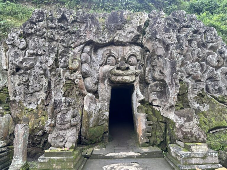 バリ旅！象の洞窟とインスタ映えする滝