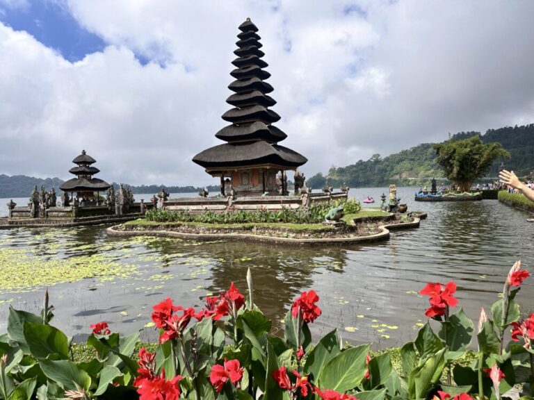 バリ旅！絶景のウルン・ダヌ寺院