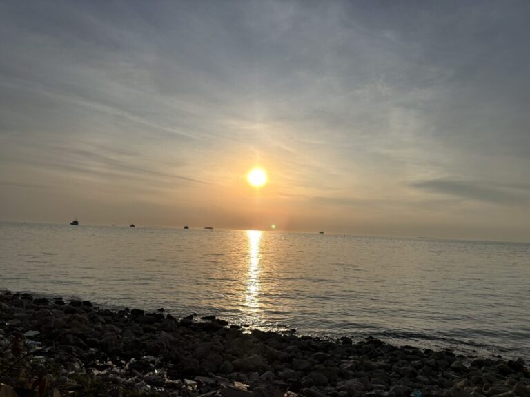 マカッサルからボートで10分の離島！グスン・ラエラエで夕陽鑑賞はいかが
