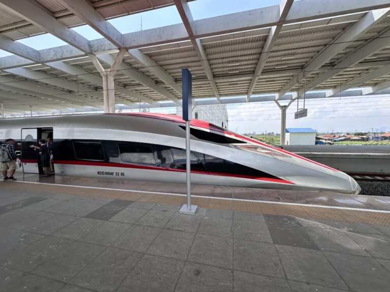 日帰りでジャカルタ・バンドン高速鉄道に乗車！ビジネスクラスで味わう快適な旅