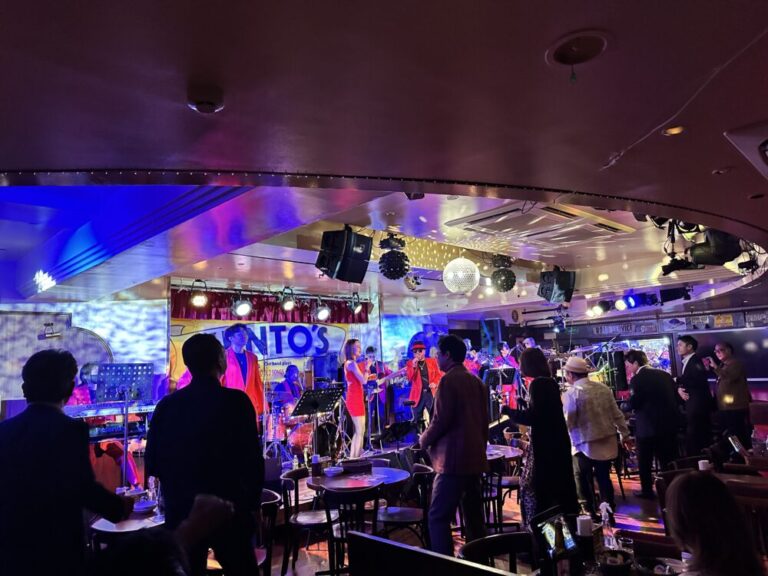 帰国後、日本本社メンバー全員集合！懐かしさと絆を深めた新宿の夜