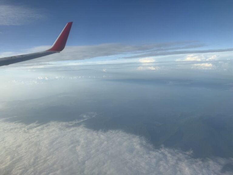 空の上からスラウェシ島を眺める贅沢！ガルーダ・インドネシアGA604便でケンダリへ