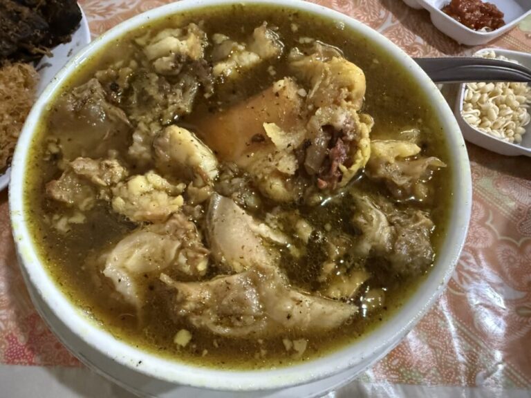 マランで味わう名物ラウォン！ブロモ山ツアー後の一杯に癒やされて