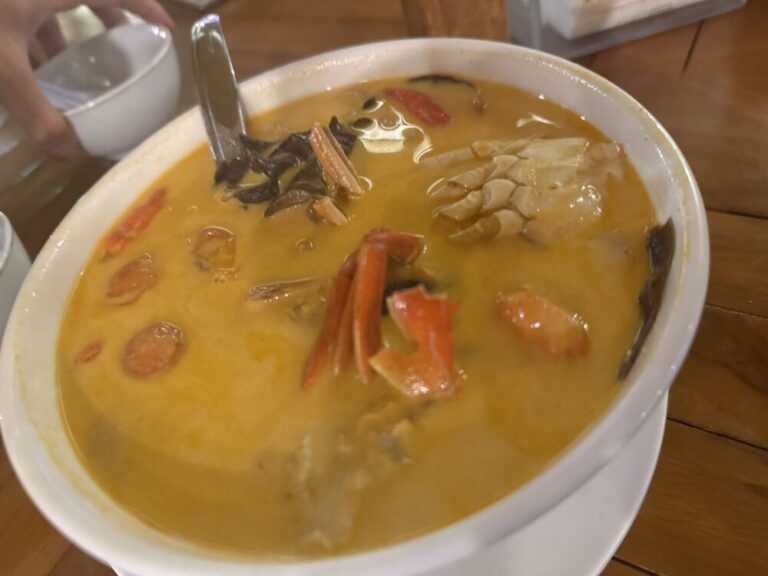 マラン最後の夜はトムヤムクンとライブミュージックに包まれて