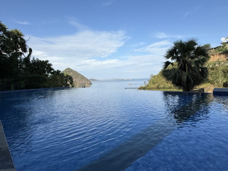 【ラブアンバジョ最終日】ホテル周辺散策と絶景カフェでのんびり！名残惜しい帰路へ