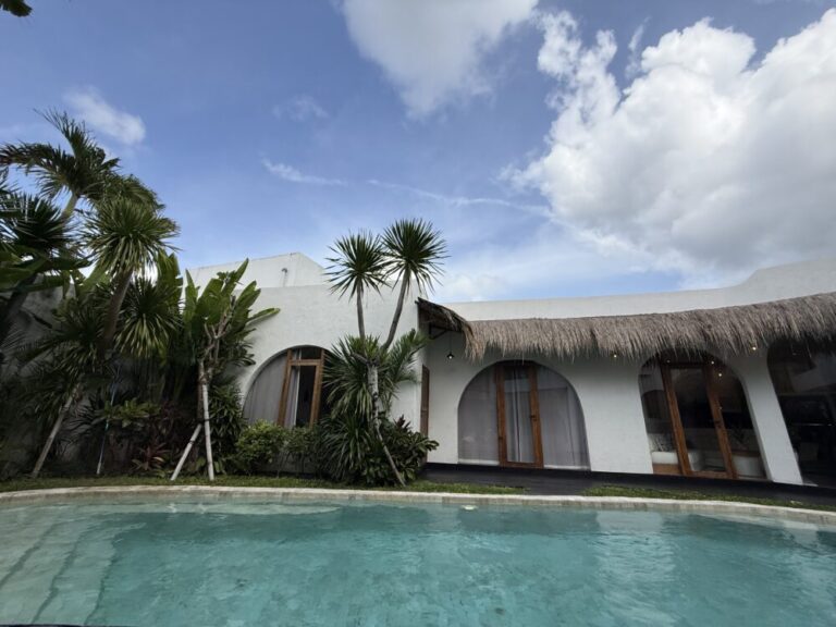 バリ島最後の夜は極上のプライベートヴィラで！家族と過ごす癒しと贅沢のひととき