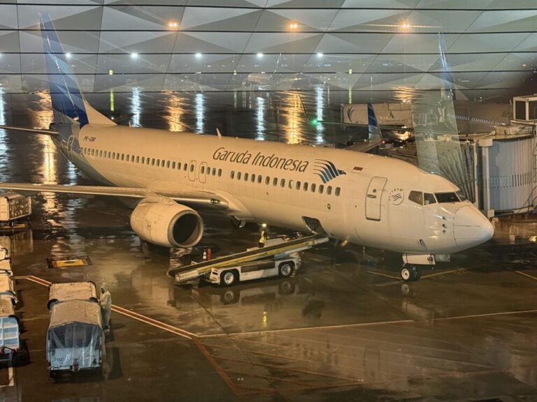 真夜中のフライト体験！ガルーダGA604便でジャカルタ→マカッサルを深夜移動してみた