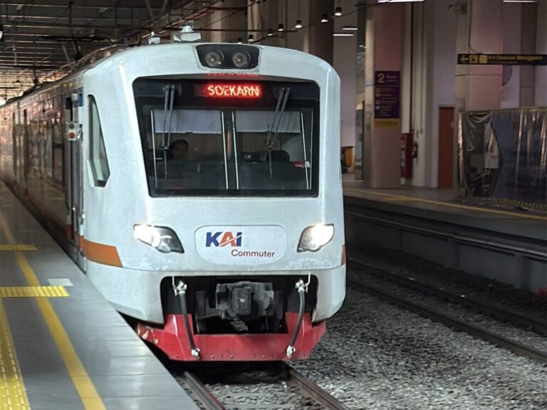 【渋滞知らずの快適ルート】BNIシティ駅から空港鉄道でスカルノハッタへ！完璧な出発前時間