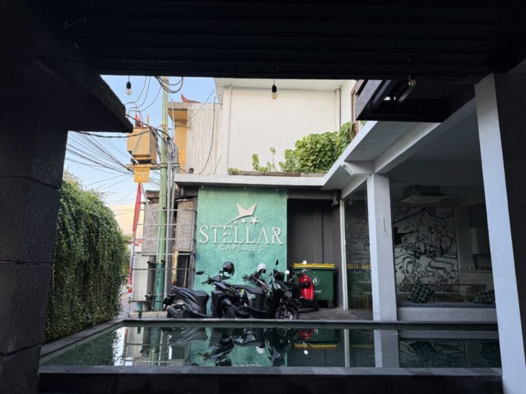 バリ島スミニャックでバックパッカー体験！— 寒さと騒音で過酷すぎて寝れなかったドミトリー