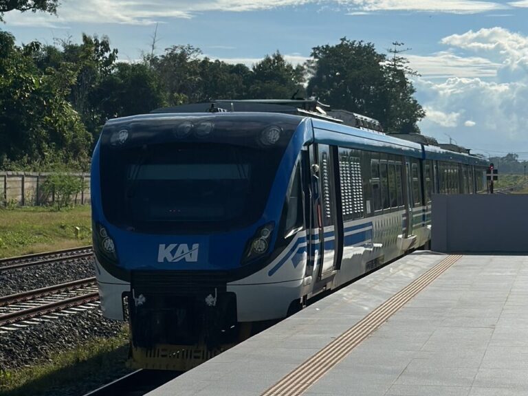 マカッサル発！スラウェシ鉄道の最新ダイヤと乗り方・チケット購入法