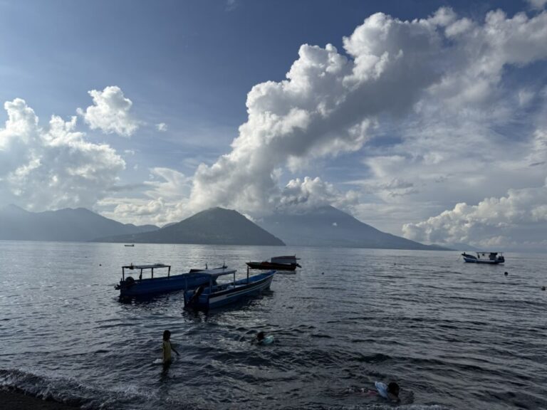 紙幣の裏に描かれた絶景を探して！テルナテで出会う1000ルピアの風景