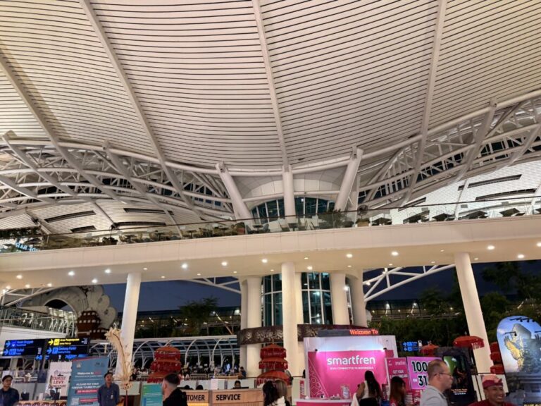 バリ到着初日！マッサージ＆ローカルグルメからチャングーのヴィラへ