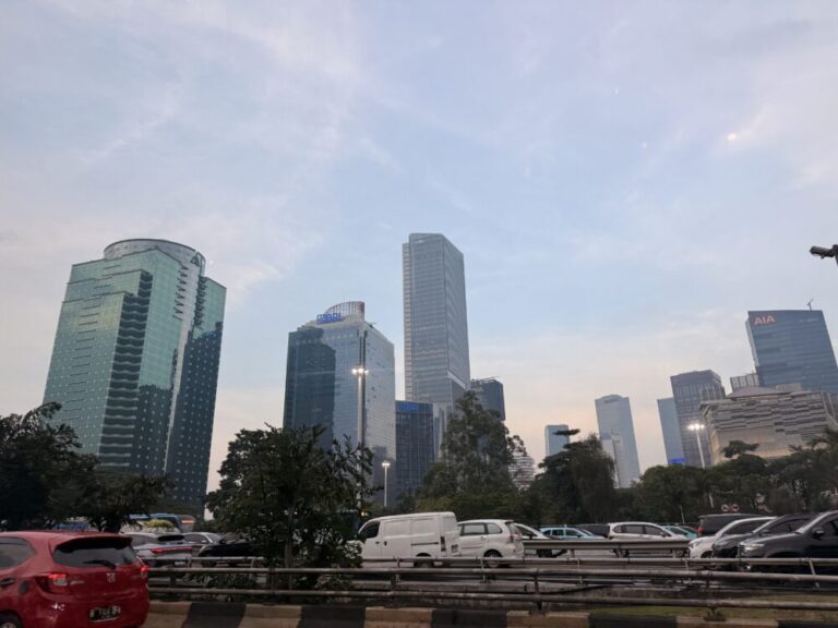 すべて順調、のはずだった― ジャカルタの夕方渋滞が教えてくれたこと