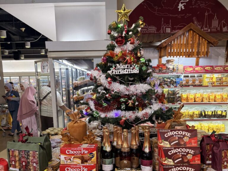常夏のクリスマス、実感ゼロの年末年始 – イスラム国家インドネシアの意外な12月