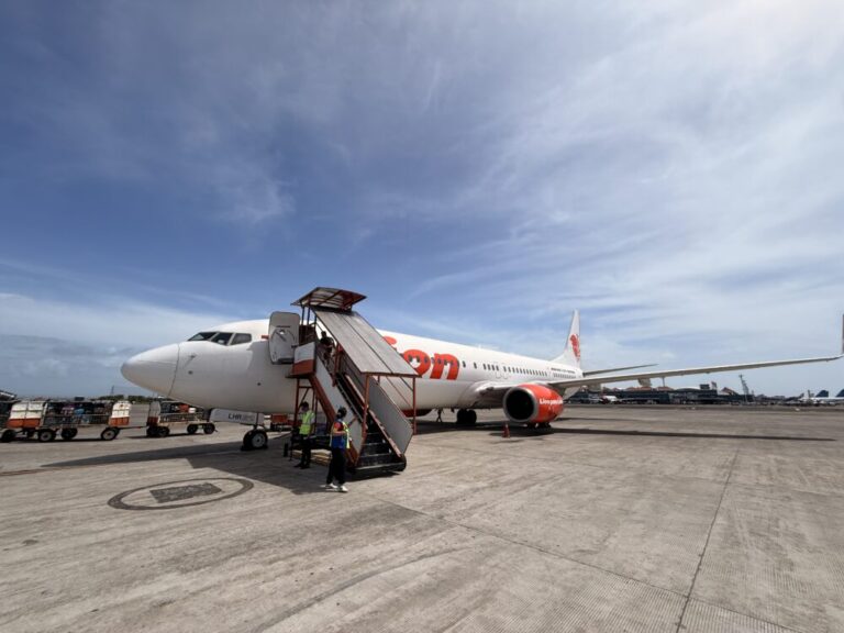 年越しラオス紀行！マカッサル発、世界遺産ルアンパバーンへの空の旅