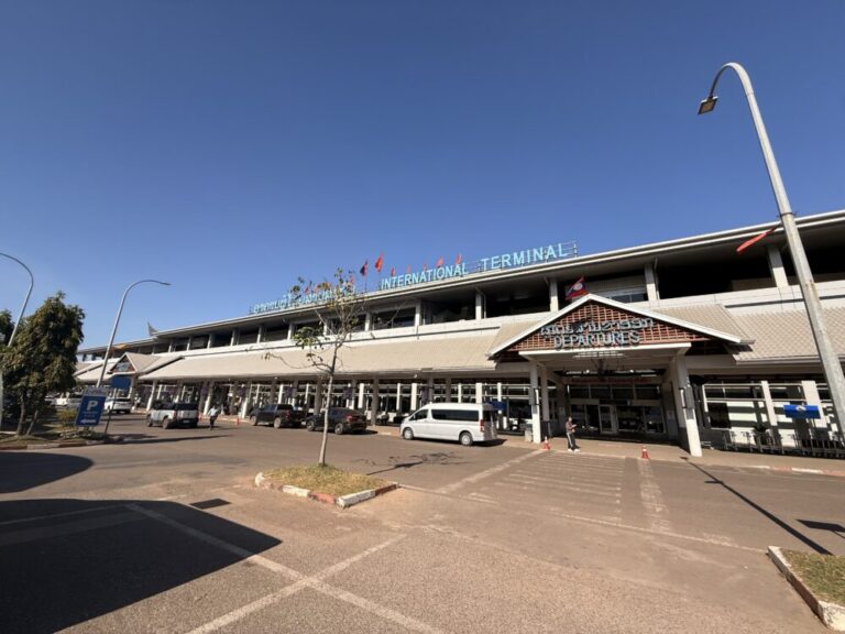 急がなくていい空港で、いちばん待った日。ビエンチャン空港で学んだ、ラオス式の時間感覚