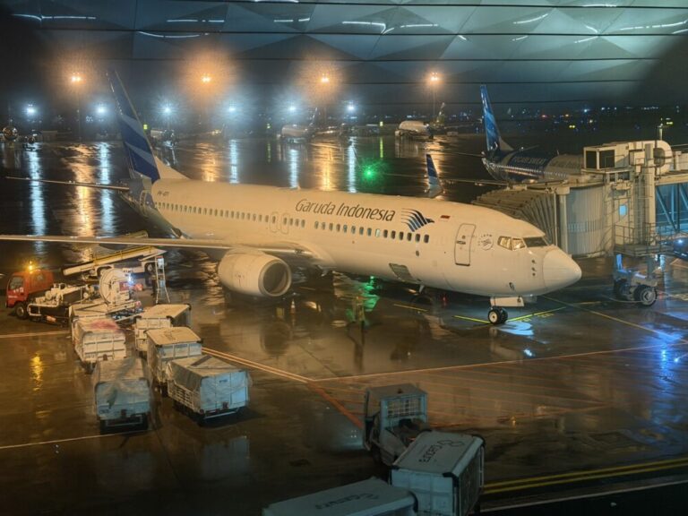 CGK深夜1時。荷物締切まで数分！ガルーダ乗り継ぎ“タイムアタック”でマカッサルへ（GA604）